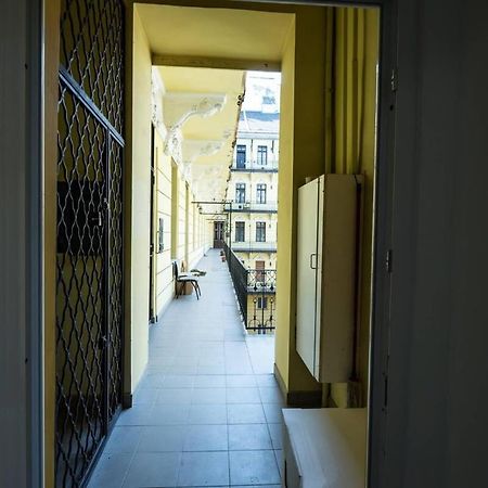 Brand New Studio With Aircon In The Center بودابست المظهر الخارجي الصورة