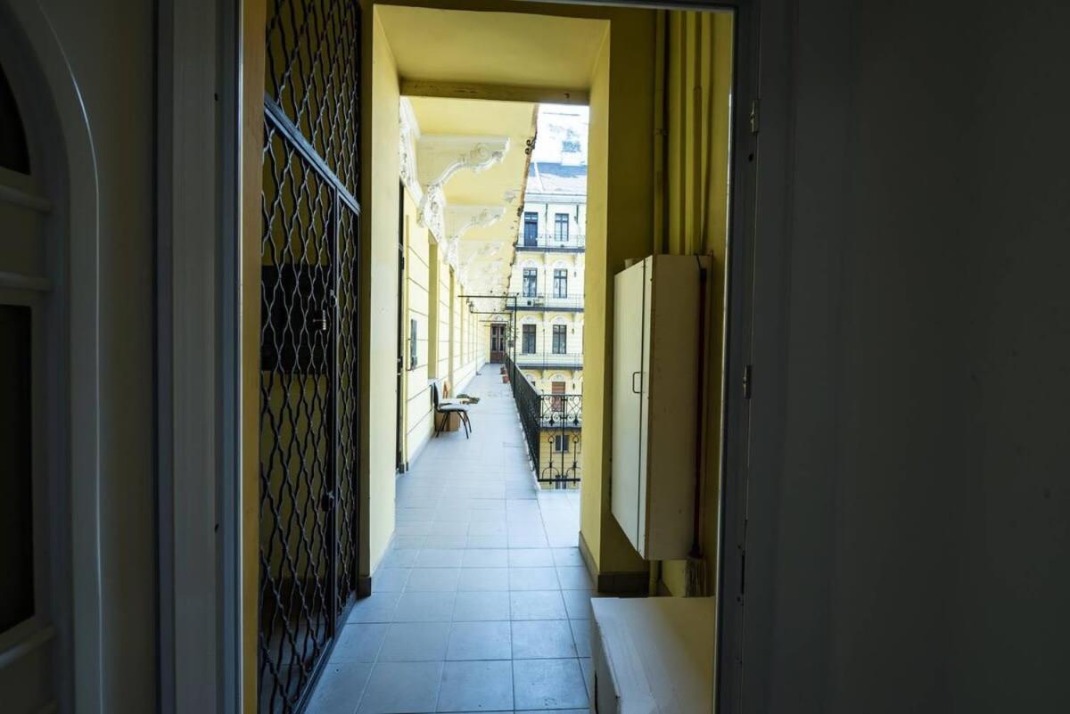 Brand New Studio With Aircon In The Center بودابست المظهر الخارجي الصورة